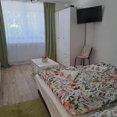 Tuende Lak Apartment